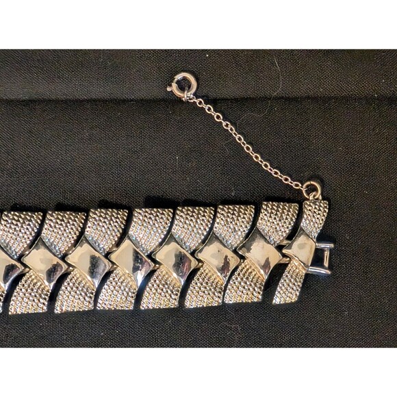 Vintage Coro Silver Tone Bracelet Bow Tie Design 15 Sections 7.25"L w Chain - Picture 5 of 15